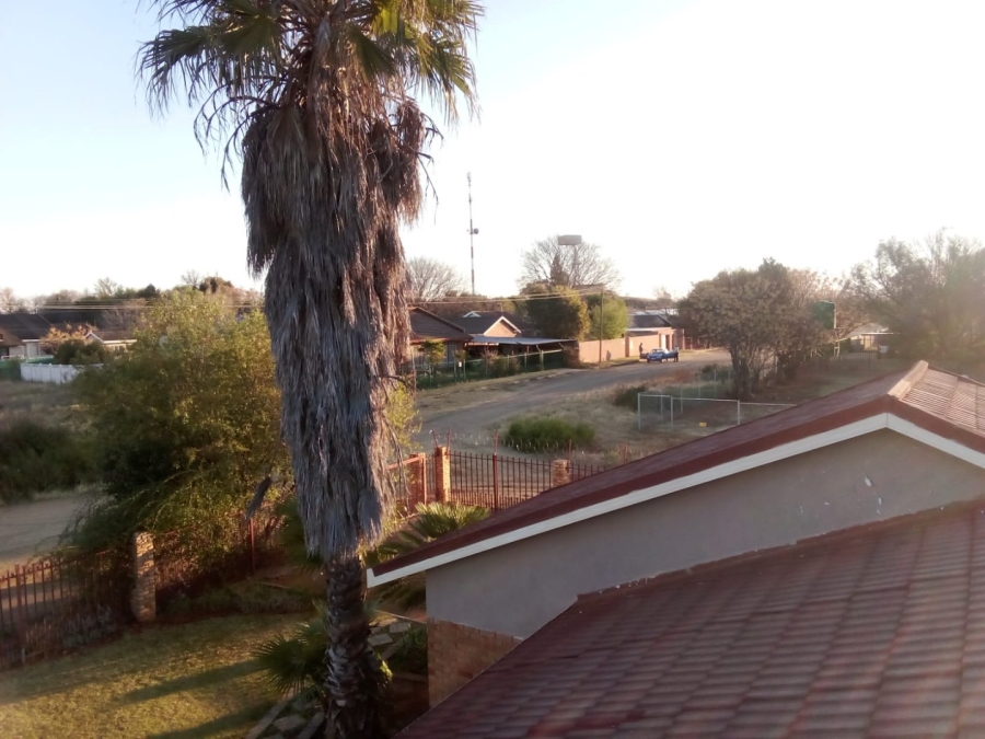 4 Bedroom Property for Sale in Petrusburg Free State